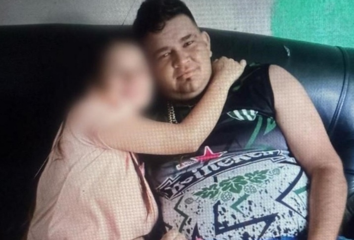 Niña de 3 muere a palos y cables