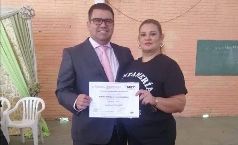 Peluquera y ahora plomera